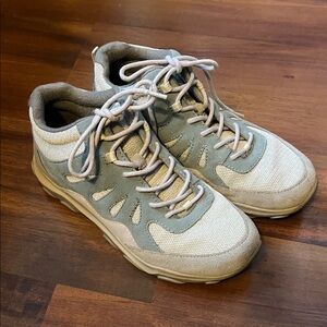 Earth Origins Tristan Suede & Mesh Women’s Hiking Shoes Boots Gray and Blue 8